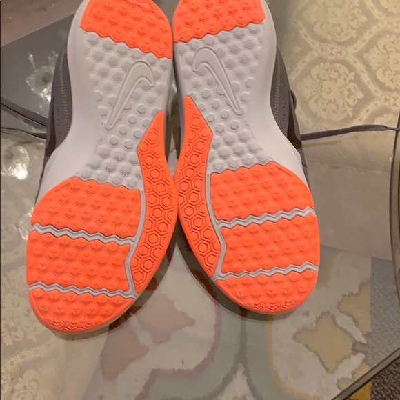 Grey running shoes - Picture 4 of 4